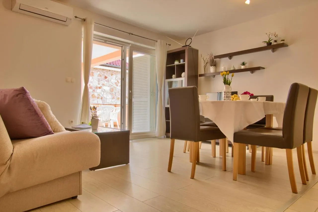 Sea Breeze Suite - Beachfront Kali