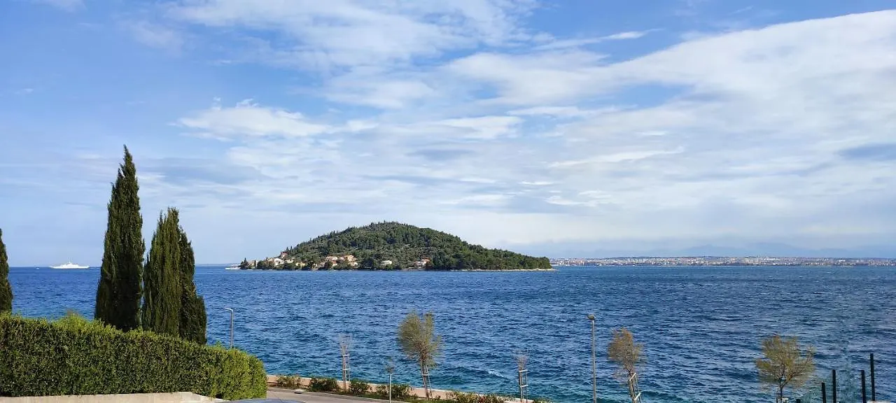 Apartment Sea Breeze Suite - Beachfront Kali Croatia