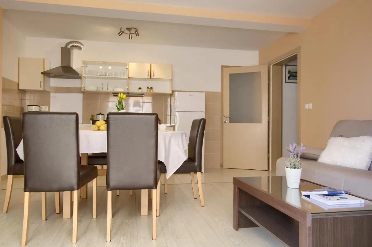 Sea Breeze Suite - Beachfront Kali Apartment