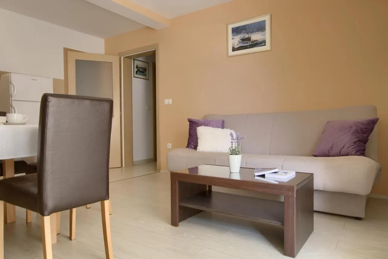 Apartment Sea Breeze Suite - Beachfront Kali